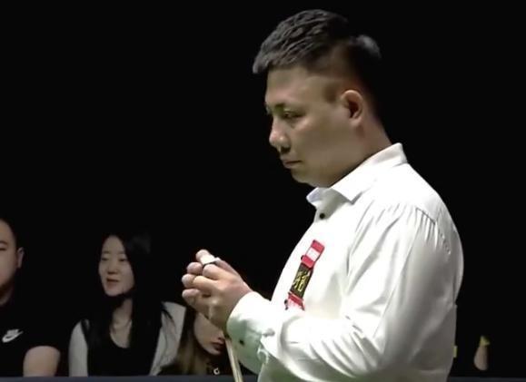 体育重返巅峰 张伟丽夺回UFC世界冠军金腰带