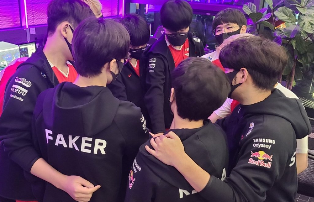 的赛季中持 的赛季中持