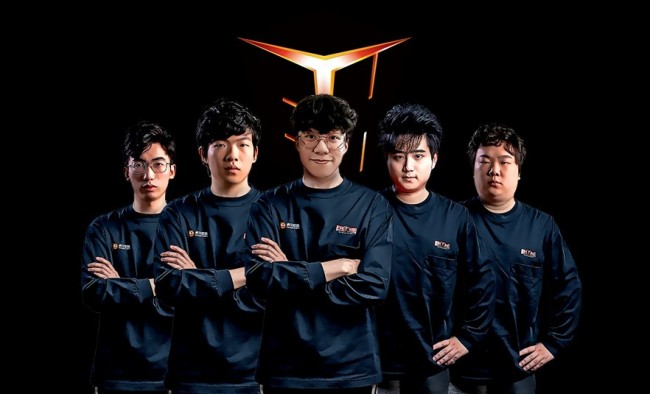 随着参赛队 随着参赛队