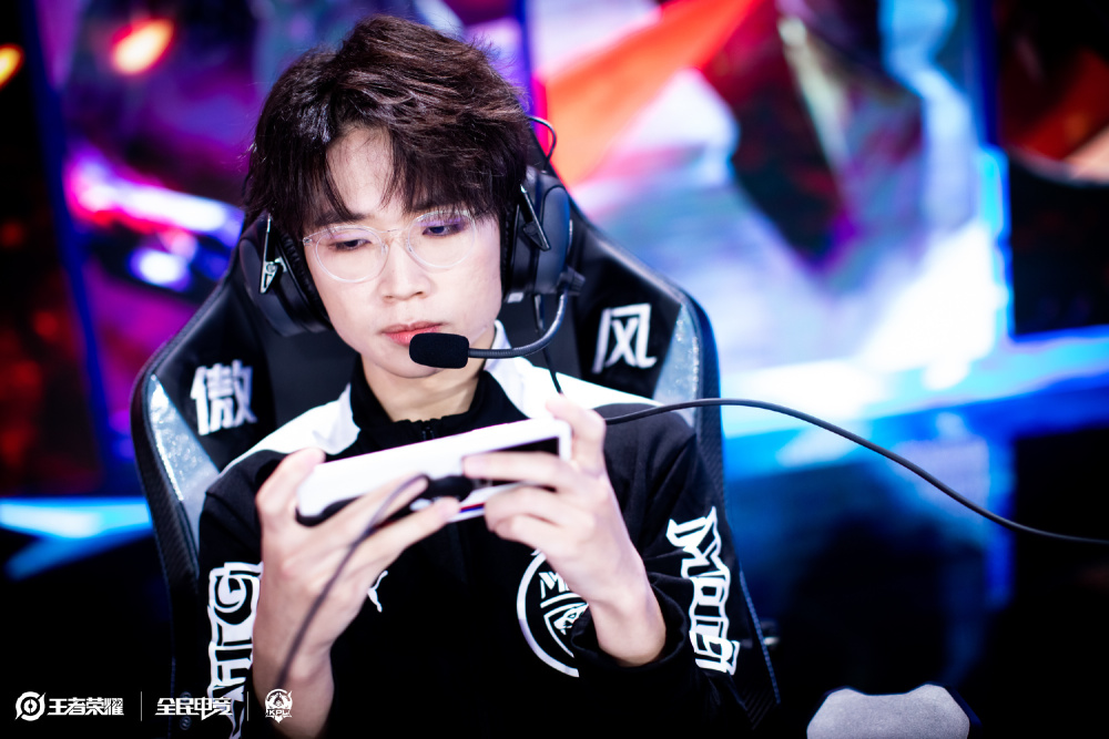 以及对年轻 以及对年轻