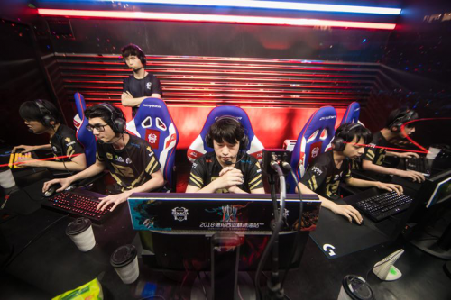 对俱乐部而 对俱乐部而