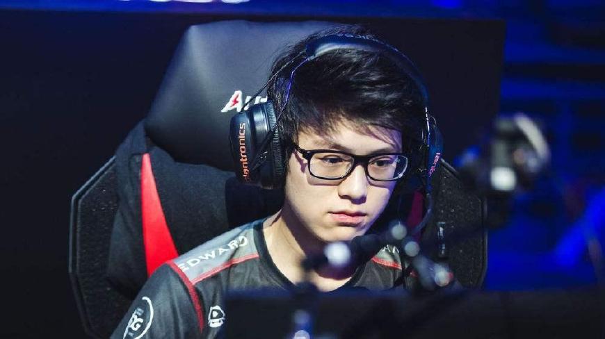 意甲焦点战：卡利亚里VS尤文图斯——实力碰撞下的胜负天平与比分推演